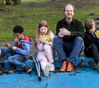 utrecht-rubriek-idee-kinderen-uit-overvecht-spelen-in-de-speeltuin-het-geschiedeniskwartet-van-simon-de-wilde