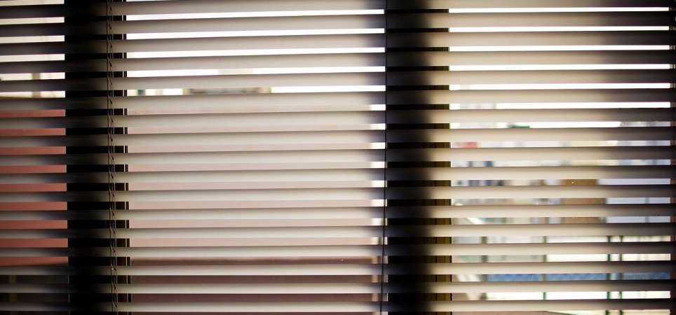 window-blinds-932644_1280